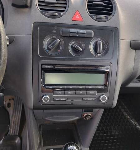 Белый Фольксваген Кадди, объемом двигателя 1.9 л и пробегом 288 тыс. км за 7300 $, фото 12 на Automoto.ua