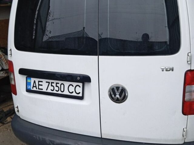 Белый Фольксваген Кадди, объемом двигателя 1.9 л и пробегом 200 тыс. км за 8000 $, фото 5 на Automoto.ua