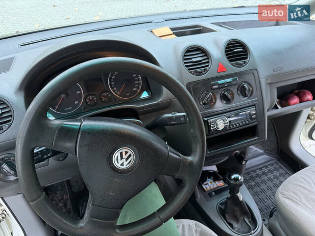 Білий Фольксваген Кадді, об'ємом двигуна 1.97 л та пробігом 462 тис. км за 5650 $, фото 5 на Automoto.ua