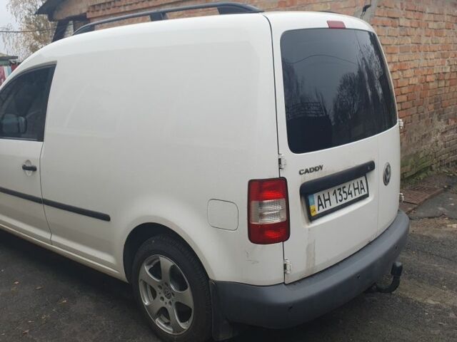 Белый Фольксваген Кадди, объемом двигателя 2 л и пробегом 249 тыс. км за 5000 $, фото 1 на Automoto.ua