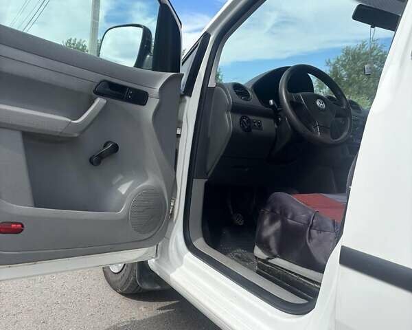 Белый Фольксваген Кадди, объемом двигателя 1.9 л и пробегом 254 тыс. км за 7800 $, фото 9 на Automoto.ua