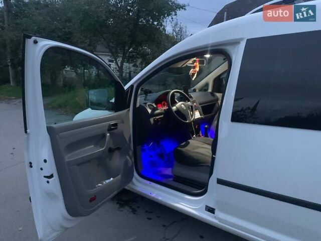 Белый Фольксваген Кадди, объемом двигателя 1.39 л и пробегом 239 тыс. км за 6500 $, фото 9 на Automoto.ua