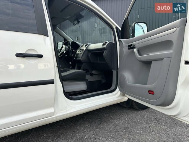 Білий Фольксваген Кадді, об'ємом двигуна 2 л та пробігом 298 тис. км за 6499 $, фото 32 на Automoto.ua