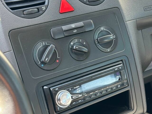 Фольксваген Кадди 2008 в Кривом Роге на Automoto.ua Белый Фольксваген Кадди, объемом двигателя 1.4 л и пробегом 263 тыс. км за 5900 $, фото 16 на Automoto.ua