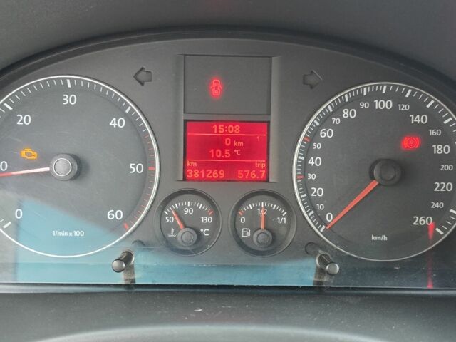 Білий Фольксваген Кадді, об'ємом двигуна 2 л та пробігом 381 тис. км за 5700 $, фото 7 на Automoto.ua