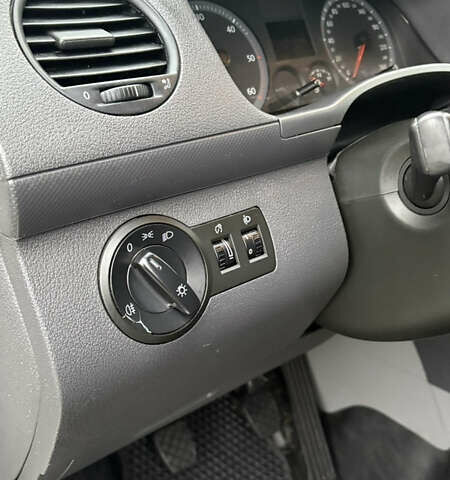 Белый Фольксваген Кадди, объемом двигателя 1.9 л и пробегом 288 тыс. км за 7300 $, фото 19 на Automoto.ua