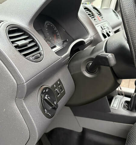 Белый Фольксваген Кадди, объемом двигателя 1.9 л и пробегом 288 тыс. км за 7300 $, фото 38 на Automoto.ua