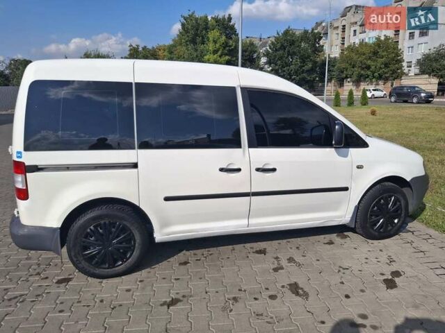 Белый Фольксваген Кадди, объемом двигателя 1.97 л и пробегом 280 тыс. км за 5100 $, фото 3 на Automoto.ua