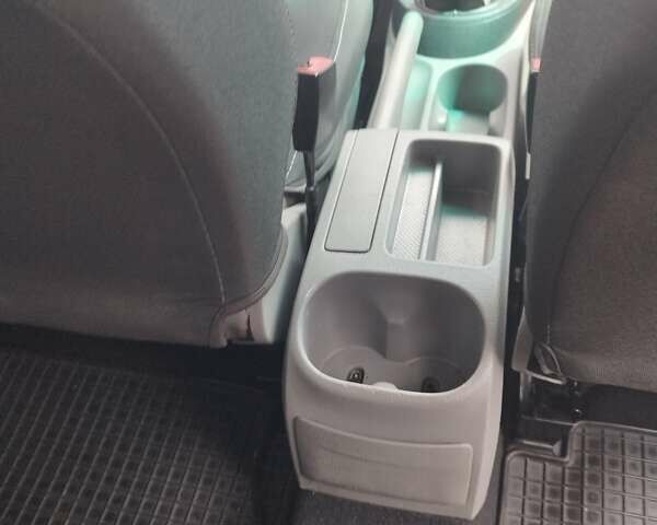 Белый Фольксваген Кадди, объемом двигателя 1.6 л и пробегом 450 тыс. км за 5000 $, фото 10 на Automoto.ua