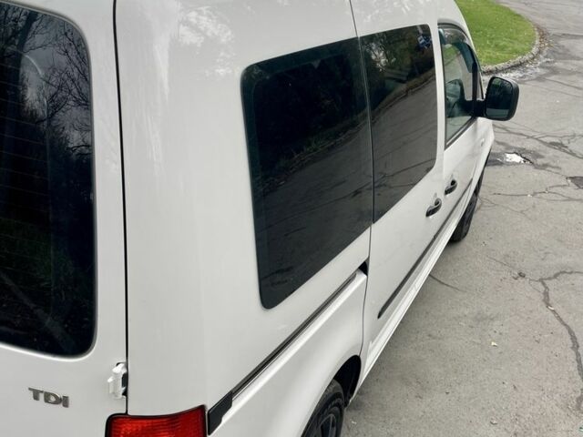 Фольксваген Кадди 2008 в Кривом Роге на Automoto.ua Белый Фольксваген Кадди, объемом двигателя 1.9 л и пробегом 220 тыс. км за 7200 $, фото 12 на Automoto.ua