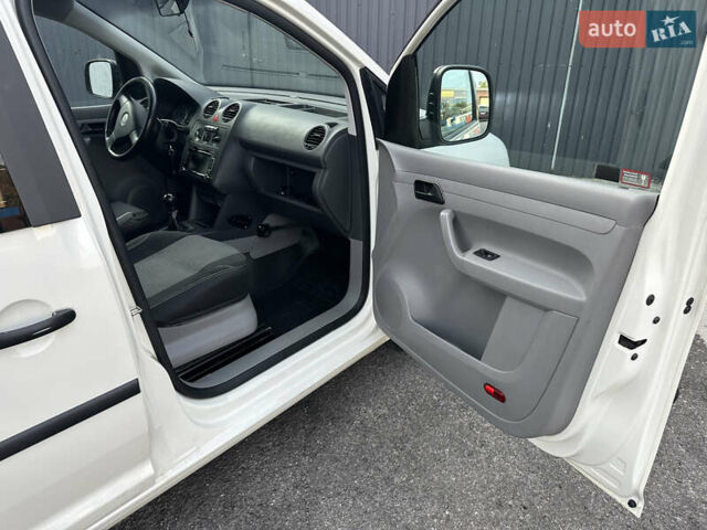 Білий Фольксваген Кадді, об'ємом двигуна 2 л та пробігом 298 тис. км за 6499 $, фото 39 на Automoto.ua