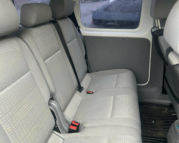 Белый Фольксваген Кадди, объемом двигателя 1.6 л и пробегом 155 тыс. км за 7500 $, фото 10 на Automoto.ua