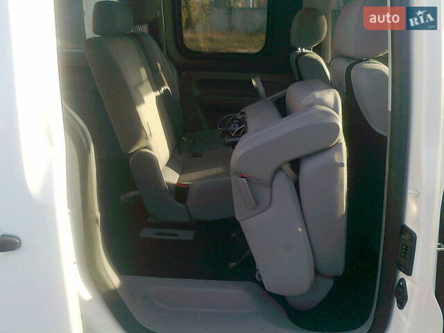 Белый Фольксваген Кадди, объемом двигателя 1.97 л и пробегом 252 тыс. км за 8300 $, фото 12 на Automoto.ua