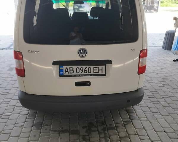 Белый Фольксваген Кадди, объемом двигателя 1.6 л и пробегом 450 тыс. км за 5000 $, фото 4 на Automoto.ua