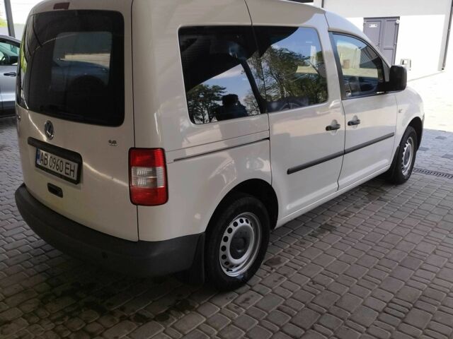 Белый Фольксваген Кадди, объемом двигателя 1.6 л и пробегом 450 тыс. км за 5000 $, фото 3 на Automoto.ua