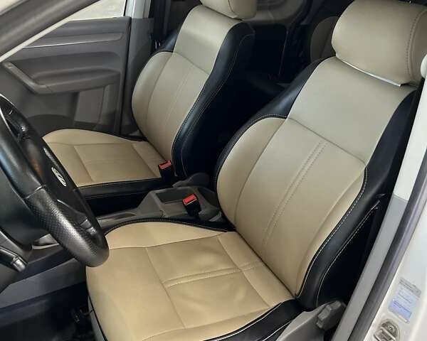 Білий Фольксваген Кадді, об'ємом двигуна 1.98 л та пробігом 335 тис. км за 5750 $, фото 4 на Automoto.ua