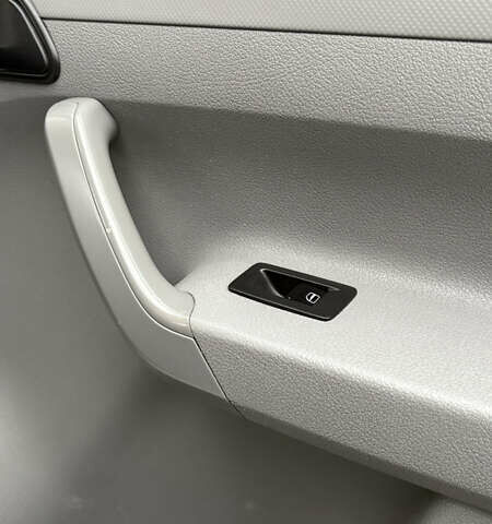 Белый Фольксваген Кадди, объемом двигателя 1.9 л и пробегом 288 тыс. км за 7300 $, фото 42 на Automoto.ua