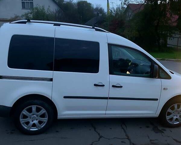 Белый Фольксваген Кадди, объемом двигателя 1.39 л и пробегом 246 тыс. км за 5000 $, фото 2 на Automoto.ua