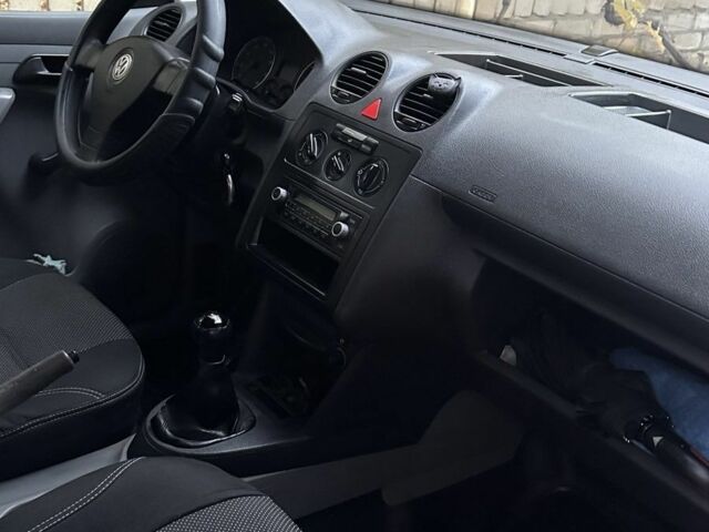 Белый Фольксваген Кадди, объемом двигателя 2 л и пробегом 283 тыс. км за 5300 $, фото 4 на Automoto.ua