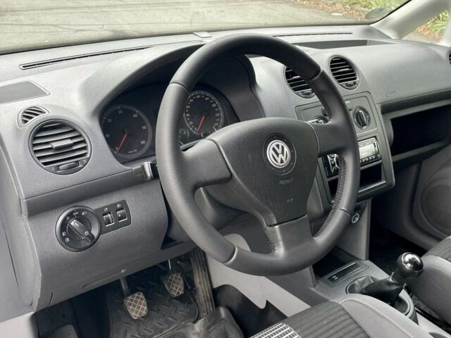 Фольксваген Кадди 2008 в Кривом Роге на Automoto.ua Белый Фольксваген Кадди, объемом двигателя 1.9 л и пробегом 220 тыс. км за 7200 $, фото 18 на Automoto.ua