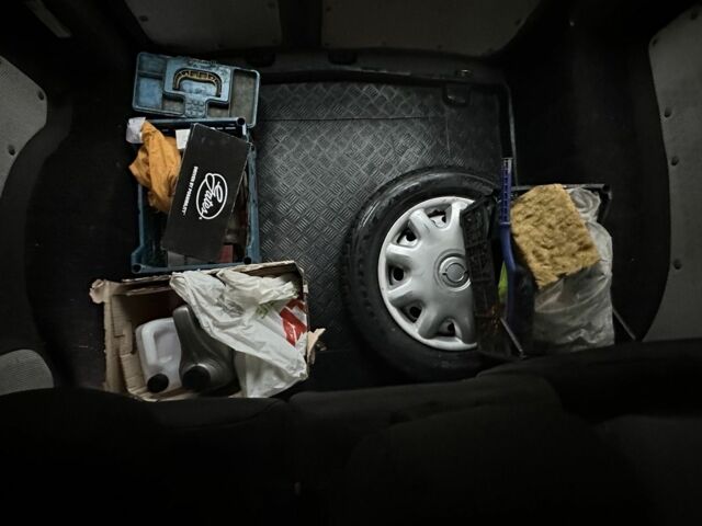 Белый Фольксваген Кадди, объемом двигателя 2 л и пробегом 283 тыс. км за 5300 $, фото 6 на Automoto.ua