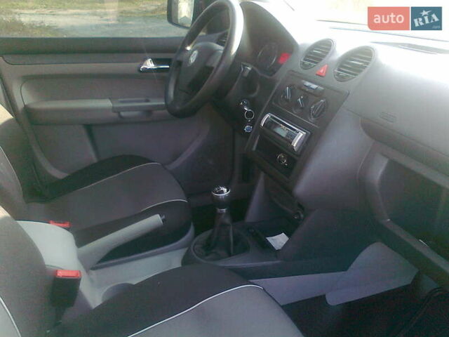 Белый Фольксваген Кадди, объемом двигателя 1.97 л и пробегом 252 тыс. км за 8300 $, фото 7 на Automoto.ua