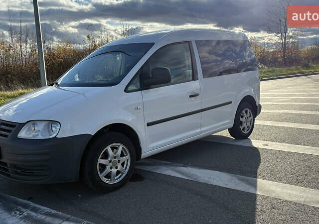 Белый Фольксваген Кадди, объемом двигателя 1.9 л и пробегом 288 тыс. км за 7300 $, фото 8 на Automoto.ua