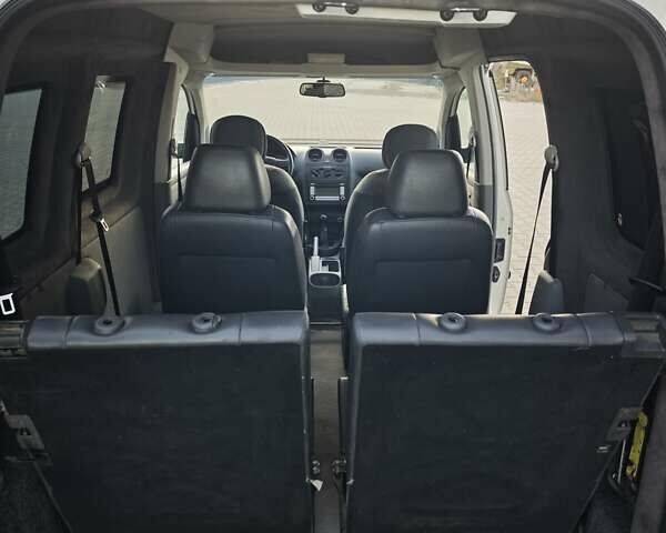 Білий Фольксваген Кадді, об'ємом двигуна 2 л та пробігом 276 тис. км за 6100 $, фото 23 на Automoto.ua