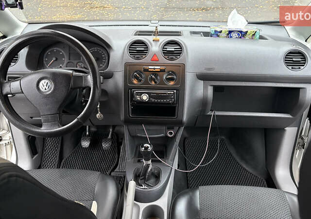 Белый Фольксваген Кадди, объемом двигателя 1.9 л и пробегом 288 тыс. км за 7300 $, фото 36 на Automoto.ua