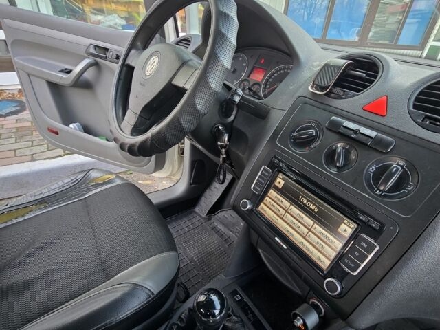 Білий Фольксваген Кадді, об'ємом двигуна 2 л та пробігом 381 тис. км за 5700 $, фото 13 на Automoto.ua