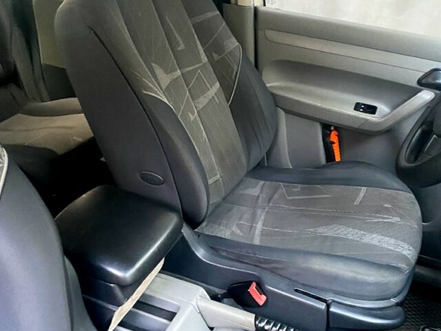 Белый Фольксваген Кадди, объемом двигателя 1.9 л и пробегом 288 тыс. км за 7600 $, фото 1 на Automoto.ua