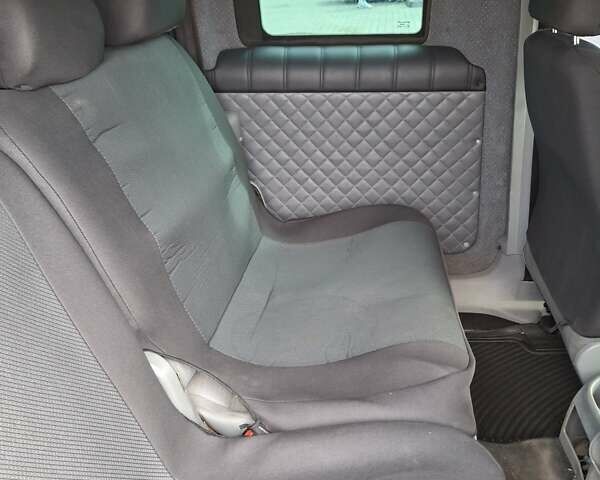 Белый Фольксваген Кадди, объемом двигателя 1.97 л и пробегом 280 тыс. км за 5100 $, фото 5 на Automoto.ua