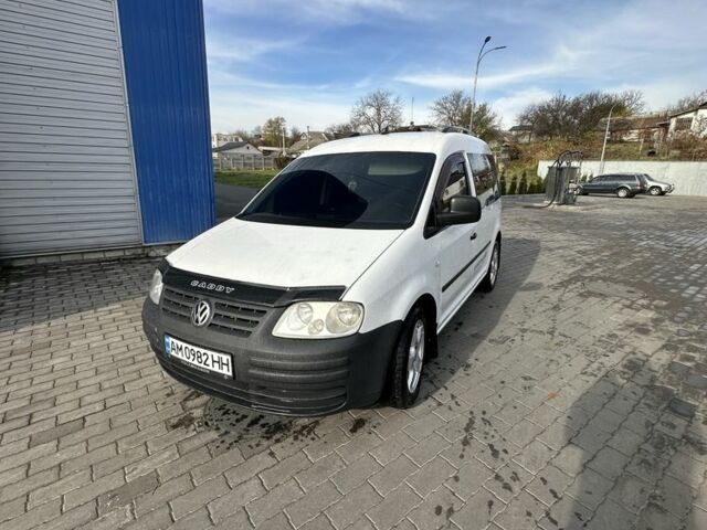 Белый Фольксваген Кадди, объемом двигателя 1.9 л и пробегом 270 тыс. км за 7999 $, фото 1 на Automoto.ua