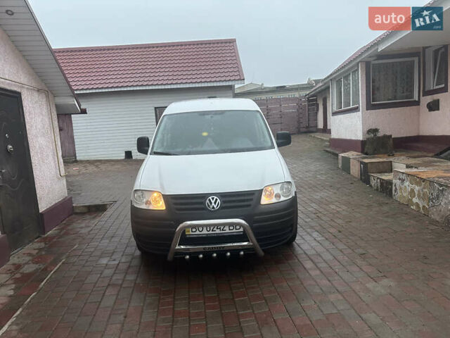 Белый Фольксваген Кадди, объемом двигателя 1.39 л и пробегом 220 тыс. км за 4850 $, фото 1 на Automoto.ua