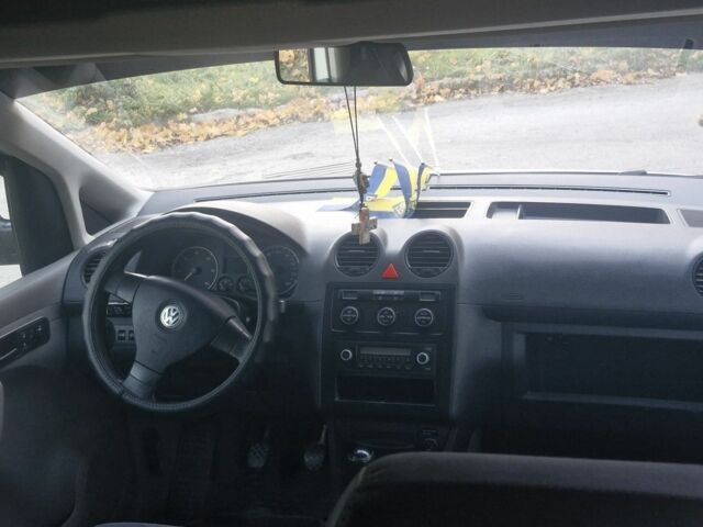 Білий Фольксваген Кадді, об'ємом двигуна 1.9 л та пробігом 326 тис. км за 7600 $, фото 4 на Automoto.ua