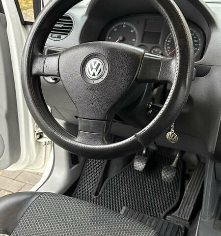 Белый Фольксваген Кадди, объемом двигателя 1.9 л и пробегом 288 тыс. км за 7300 $, фото 49 на Automoto.ua