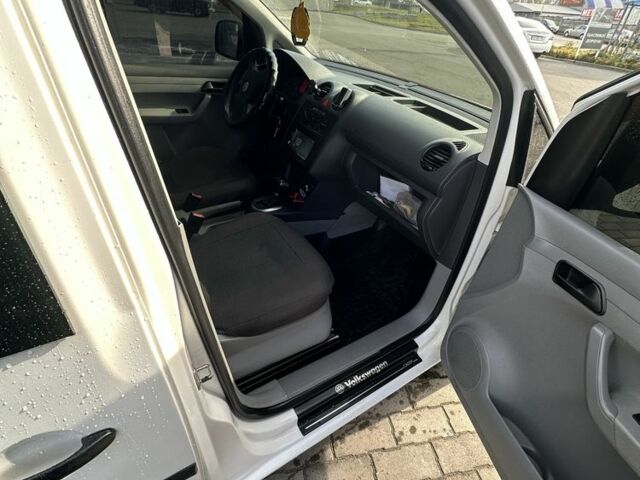 Белый Фольксваген Кадди, объемом двигателя 1.9 л и пробегом 270 тыс. км за 7999 $, фото 3 на Automoto.ua