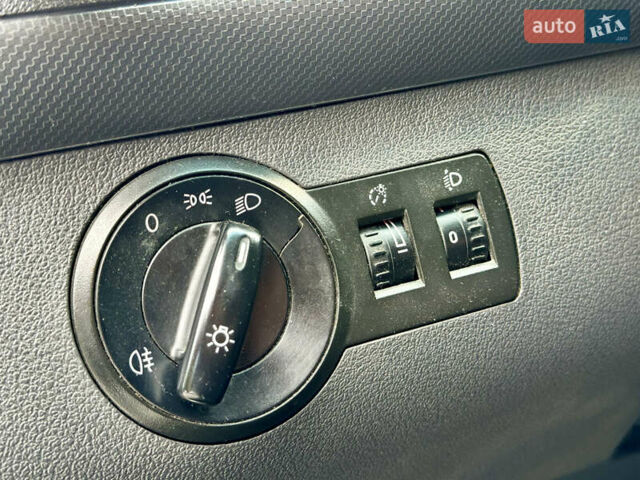 Белый Фольксваген Кадди, объемом двигателя 2 л и пробегом 309 тыс. км за 7999 $, фото 24 на Automoto.ua