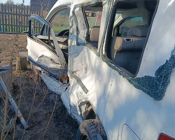 Белый Фольксваген Кадди, объемом двигателя 1.97 л и пробегом 271 тыс. км за 2700 $, фото 2 на Automoto.ua