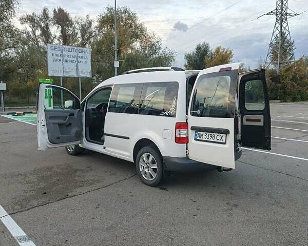 Белый Фольксваген Кадди, объемом двигателя 1.97 л и пробегом 298 тыс. км за 5700 $, фото 17 на Automoto.ua