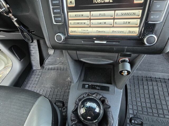 Білий Фольксваген Кадді, об'ємом двигуна 2 л та пробігом 381 тис. км за 5700 $, фото 10 на Automoto.ua