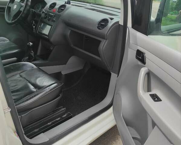 Белый Фольксваген Кадди, объемом двигателя 1.9 л и пробегом 440 тыс. км за 5900 $, фото 5 на Automoto.ua