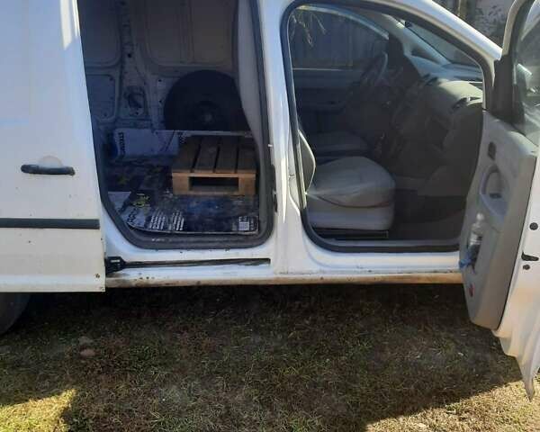 Белый Фольксваген Кадди, объемом двигателя 1.9 л и пробегом 300 тыс. км за 4200 $, фото 7 на Automoto.ua