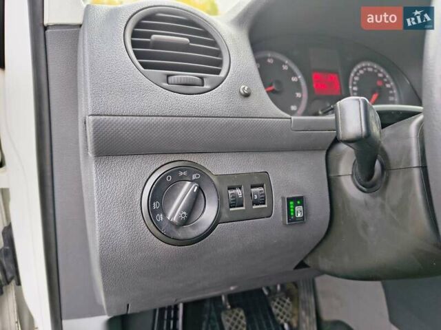 Белый Фольксваген Кадди, объемом двигателя 1.4 л и пробегом 435 тыс. км за 5200 $, фото 11 на Automoto.ua