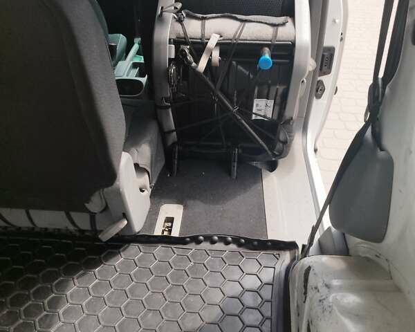 Белый Фольксваген Кадди, объемом двигателя 1.6 л и пробегом 450 тыс. км за 5000 $, фото 11 на Automoto.ua