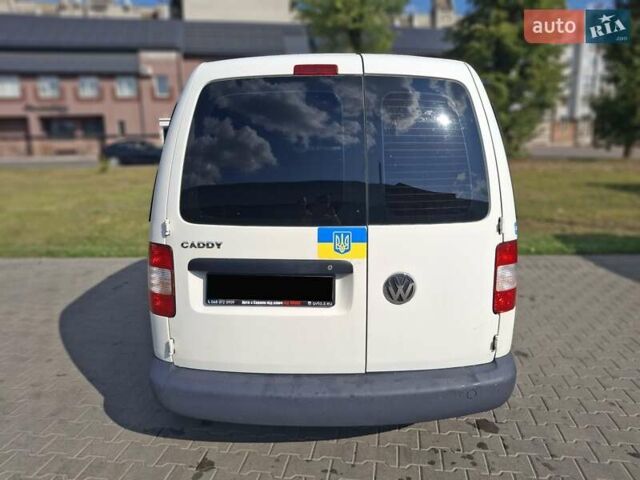 Белый Фольксваген Кадди, объемом двигателя 1.97 л и пробегом 280 тыс. км за 5100 $, фото 1 на Automoto.ua