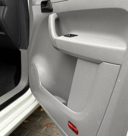 Белый Фольксваген Кадди, объемом двигателя 1.9 л и пробегом 288 тыс. км за 7300 $, фото 32 на Automoto.ua