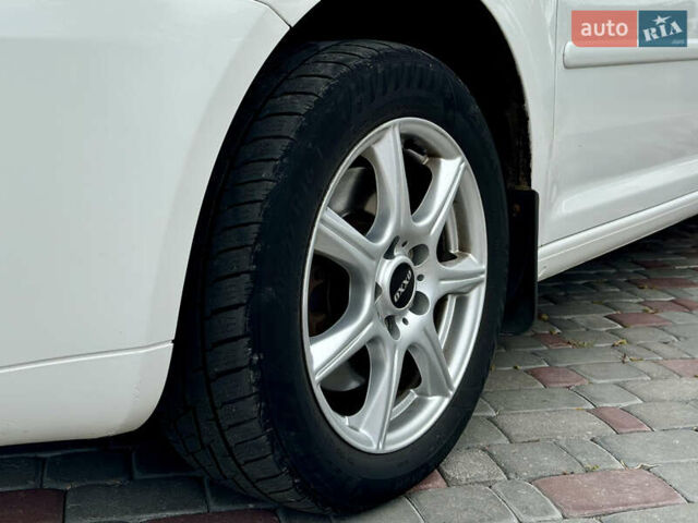 Белый Фольксваген Кадди, объемом двигателя 2 л и пробегом 309 тыс. км за 7999 $, фото 11 на Automoto.ua