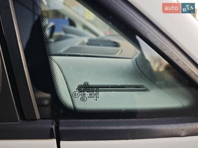 Білий Фольксваген Кадді, об'ємом двигуна 2 л та пробігом 276 тис. км за 6100 $, фото 31 на Automoto.ua
