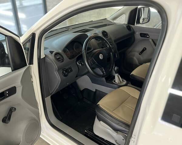 Білий Фольксваген Кадді, об'ємом двигуна 1.98 л та пробігом 335 тис. км за 5750 $, фото 2 на Automoto.ua